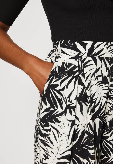 Shorts schwarz/cremefarben Anna Field V0FT860 Frauen