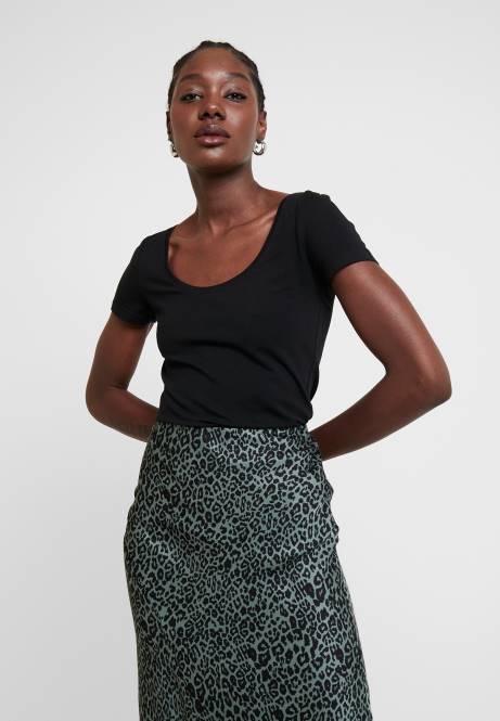 2er-Pack Basic-T-Shirts in Schwarz Anna Field V0FT318 Frauen