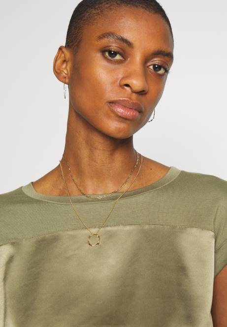 T-Shirt mit Aufdruck Martini Olive Anna Field V0FT256 Frauen