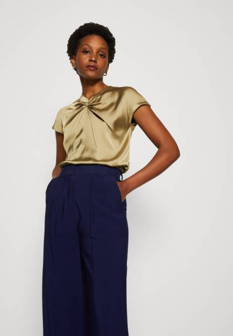 T-Shirt mit Aufdruck in Khaki Anna Field V0FT285 Frauen