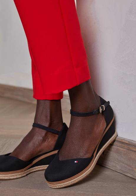 Einfache schwarze Keilabsatzschuhe mit geschlossener Zehenpartie Anna Field V0FT1710 Frauen